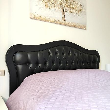 Mazzini Apartment - The V Collection Turate Kültér fotó
